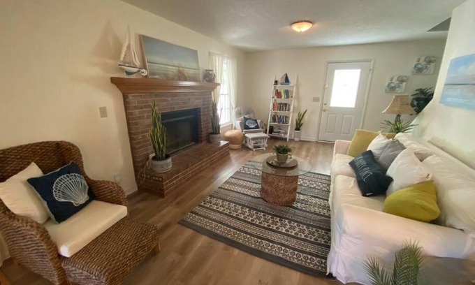 Macon Maison | Your Own Lakehouse