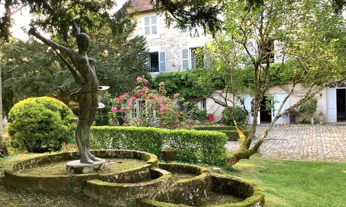 Buffard Maison | Votre paradis privé alliant charme, élégance et activités.
