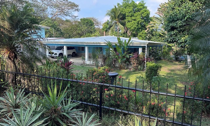 Tarcoles Maison | Your place in Costa Rica - 3 Bedroom Beach house with pool!