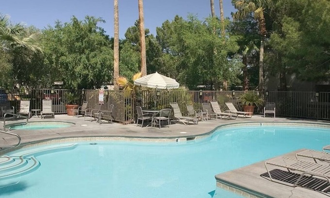 Paradise Copropriété | Your Private Las Vegas Oasis: A Desert Escape Minutes from the Strip