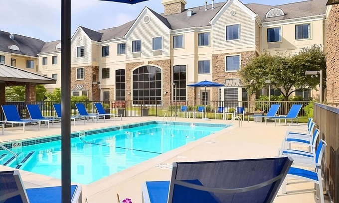 Andover Hôtel | Your Relaxing Getaway Awaits! Perfect for Merrimac River Frontage! Outdoor Pool!