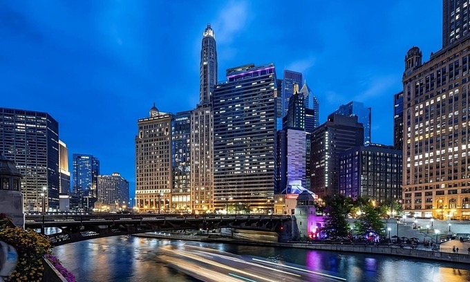 Downtown Chicago Station Balnéaire | Your Relaxing Getaway Awaits! 4 Posh Units, Pets Allowed, Near Picasso Statue