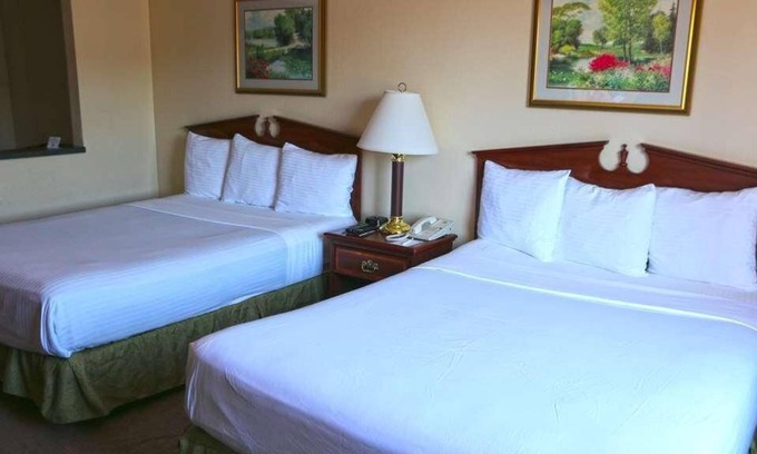 Kelso Maison | Your Relaxing Getaway Awaits in GuestHouse Kelso Longview! Pet-friendly Property