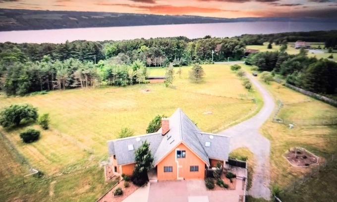 Skaneateles Maison | Your Skaneateles All - Seasons Mountain & Water View Chalet Getaway!