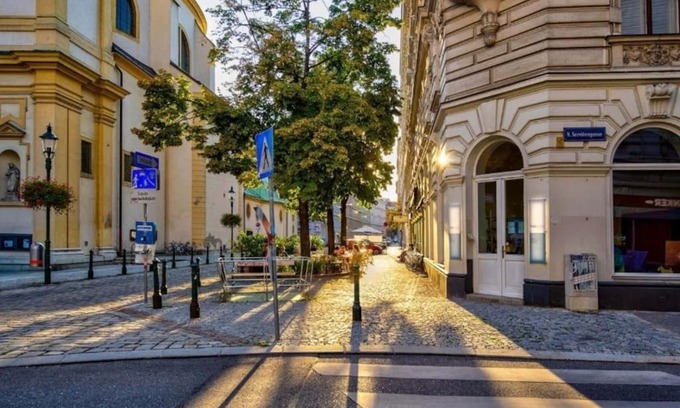 Roßau Appartement | Your Sunny Home Away from Home