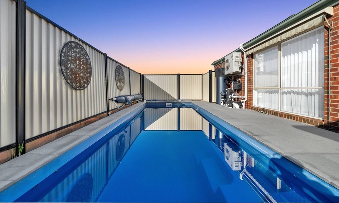 Tarneit Maison | Your Tarneit Escape - 4BR Home with Pool & BBQ