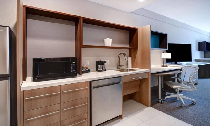 Downtown Tucson Hôtel | Your Tucson Getaway: 2 Relaxing Units! Onsite Pool, Pets Allowed!