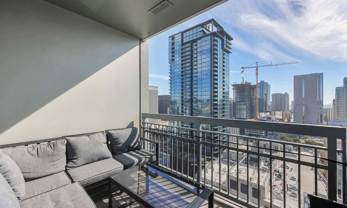 Downtown San Diego Copropriété | Your Urban Oasis in the Heart of Little Italy