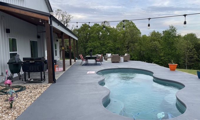 Gamaliel Maison | Your very OWN Paradise with private pool and hot tub!