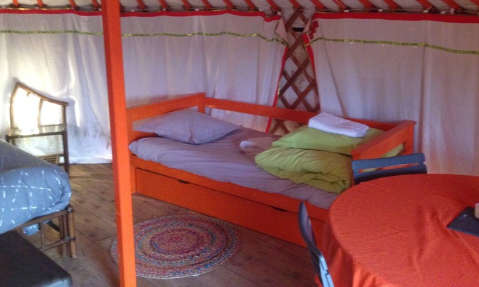 Saint-Leger-sur-Dheune Location De VR | Yourte Mongole