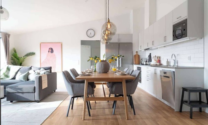 Bastad Copropriété | Youthful 3BR Flat w Balcony and Hobby Game Board