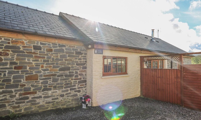 Newcastle Emlyn Cottage | Yr Hen Llaethdy, NEWCASTLE EMLYN