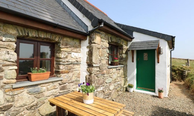 Rosebush Maison | Ysgol Hill