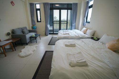 Yanshui District Maison | Yuejin Port B&B