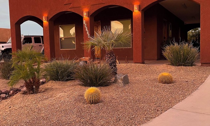 Foothills Maison | Yuma Foothills Paradise with RV-Hookup, Wi-Fi, AC and more! Pet friendly, too!