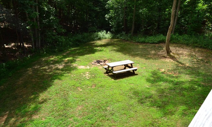 Glen Lyn Cabine | Yurt 3 | Redbud Yurt at Kairos Resort
