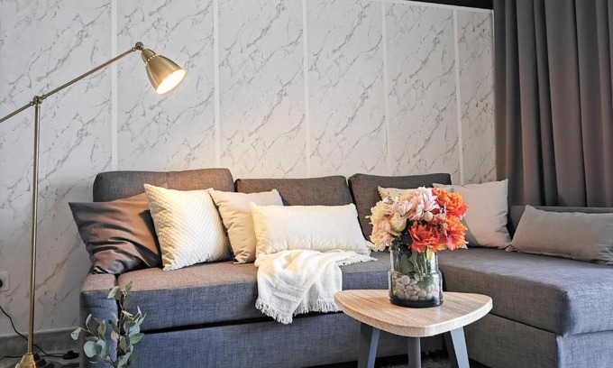 Central District Appartement | Yussy Staycation Modern x Sky at R&F princess cove