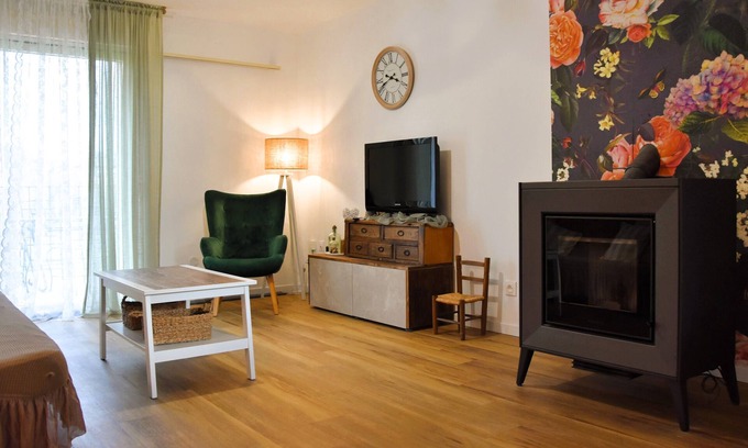Salles-Courbaties Maison | Yvonnette Cottage - A bucolic interlude