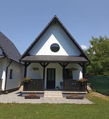 Praid Maison | Zöld Tulipán