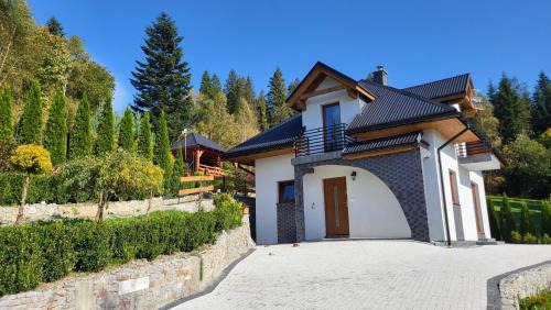 Tarliczna Maison | Zasiedmiogórek - domek w Beskidach