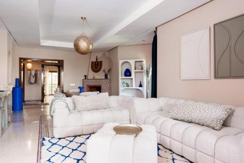 Agdal Appartement | Zellige Suite - Gouvernante et piscine !