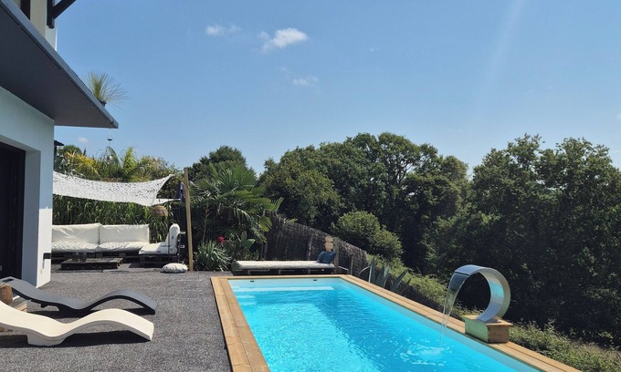 Mouguerre Maison | Maison Zen avec Piscine chauffée, Sauna & Jacuzzi entre Biarritz & Hossegor