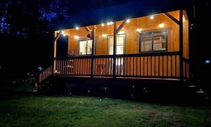 Chester Cabine | Zen of the Woods Tiny Cabin in Okemo Valley