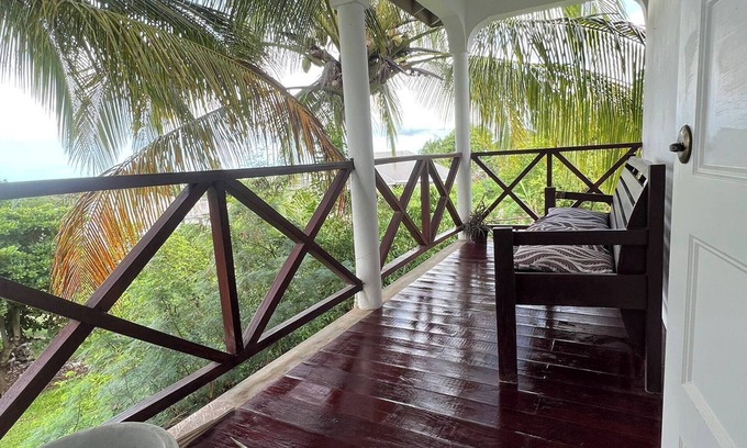 West Coast Maison | Zenbreak The Tree House Apartment