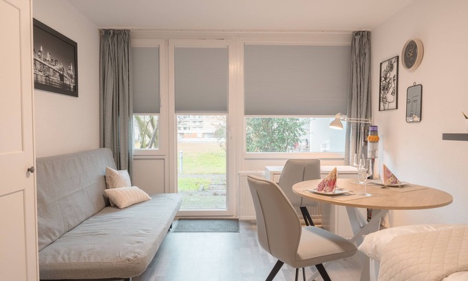 Gross Buchholz Copropriété | Zentral nah MHH Terrasse Komfort - 1-Zimmer-Apartment Boxspringbett, Schlafsofa