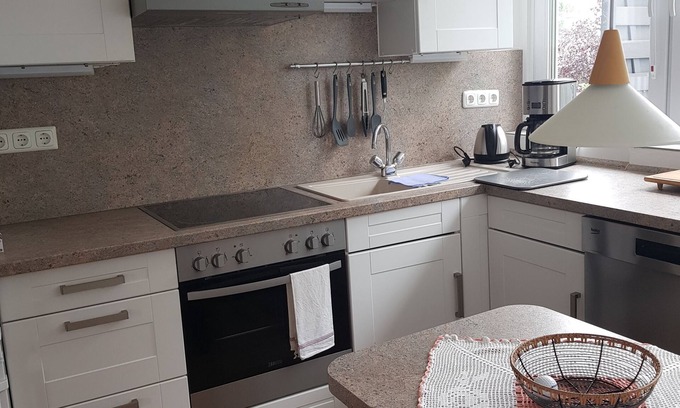 Geesthacht Appartement | Zentrale Ruhige Fewo m. Fußläufiger Busanbindung +geschäften, Hundefreundl. Wald