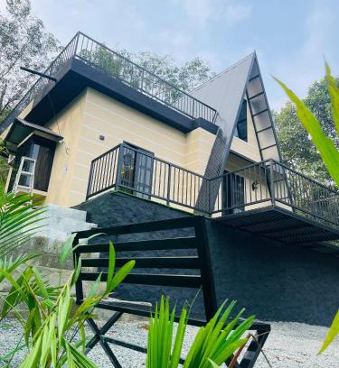 Irinjalakuda Maison | Zerahs Villa - Independent Villa, Athirappilly