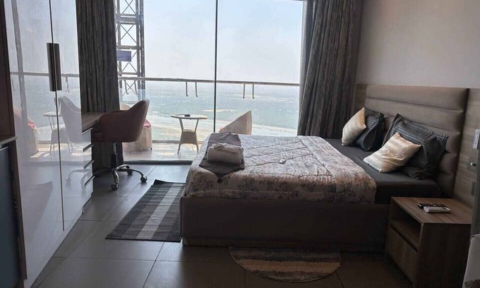 Noida Appartement | Zilo Homes - River & City View 42nd floor - Studio in Noida & near South Delhi