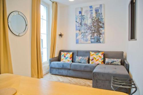 5th Arrondissement Appartement | Zoé - Design 2BR Mouffetard