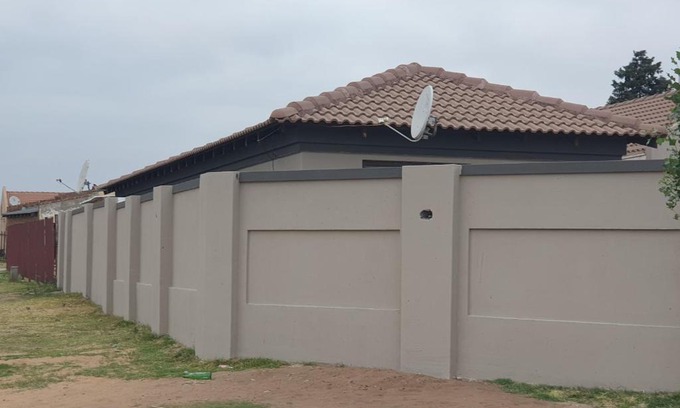 Embalenhle Appartement | Zondile's guest lodge