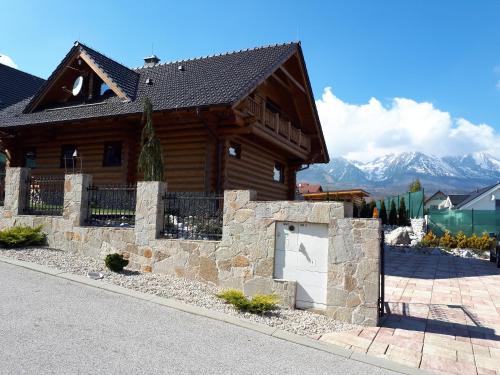 Nova Lesna Maison | Zrubový dom - Moon Nová Lesná