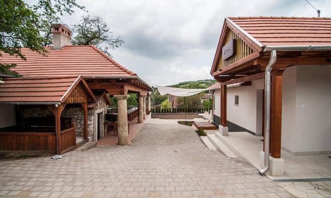 Mad Maison | Zsirai Guest House