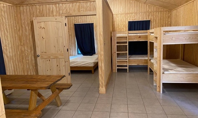 Uvalde County Cabine | Zubers - CA -L Cabin L