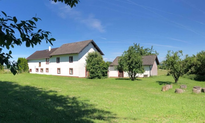 Halenfeld Maison | Location vacances maison Zum Mühlbachtal: Maison 6 chambres, 2x douche / WC, terrasse