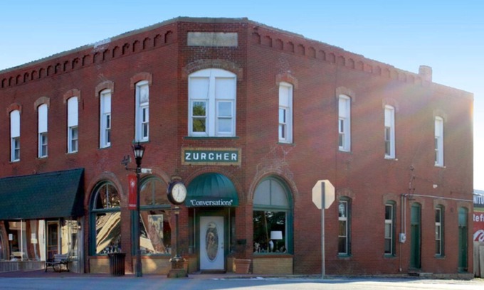 Marceline Appartement | Zurcher on Main, Historic Apartment near Walt Disney Museum, Marceline MO