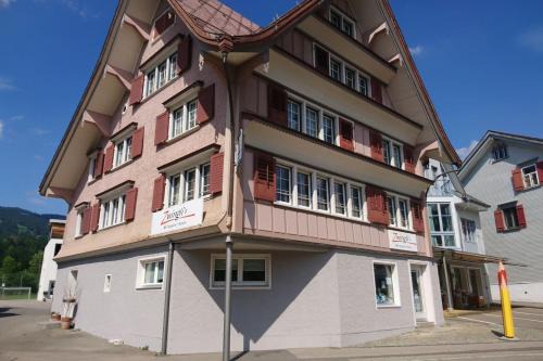 Neu St Johann Appartement | Zwinglis Ferienwohnung Klärli