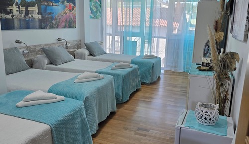 Chambre Quadruple Familiale, salle de bains commune