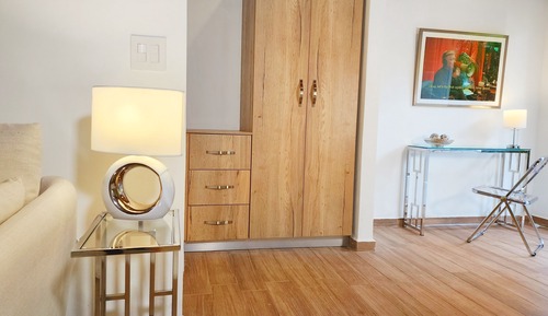 Suite Studio, 1 très grand lit, vue fleuve, côté jardin