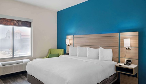 Chambre Standard, 1 très grand lit, accessible aux personnes à mobilité réduite, non-fumeurs