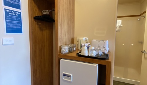 Chambre Double Standard, vue lac, en bord de lac
