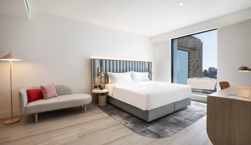 Suite, 1 très grand lit, coin cuisine, vue baie (Dining)