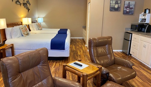 Chambre Double, 2 grands lits, patio, vue canal