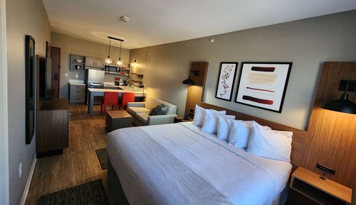 Suite, 1 très grand lit, accessible aux personnes à mobilité réduite (Bathtub w/ Grab Bars)