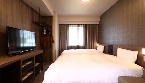 Chambre Standard avec lits jumeaux, non-fumeurs (No Housekeeping)