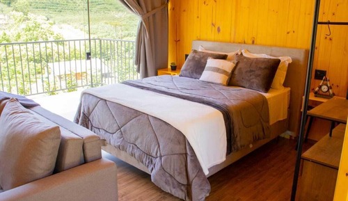 Cabane Deluxe, vue montagne