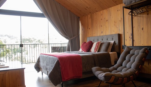Cabane Luxe, bain à remous, vue montagne